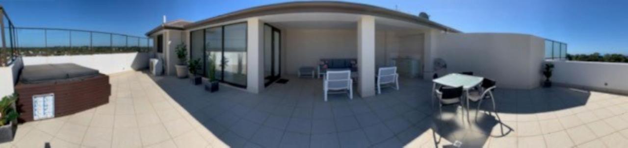 Grand Mercure Allegra Hervey Bay Ngoại thất bức ảnh A balcony