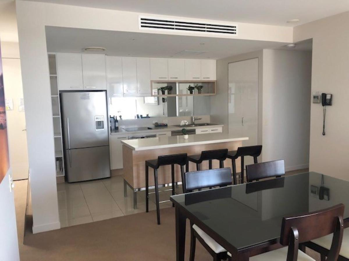 Grand Mercure Allegra Hervey Bay Ngoại thất bức ảnh A kitchen in a typical apartment