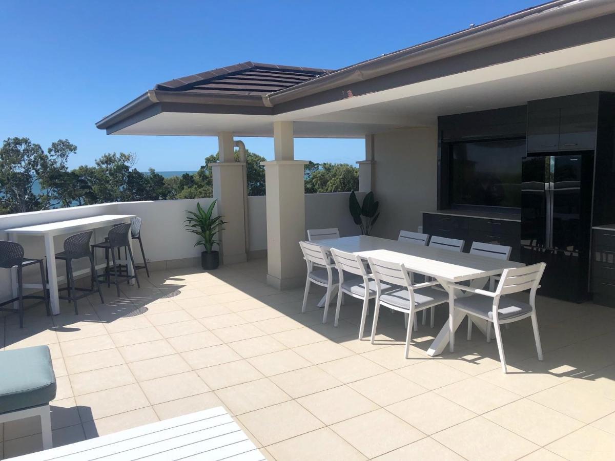 Grand Mercure Allegra Hervey Bay Ngoại thất bức ảnh Rooftop entertaining area