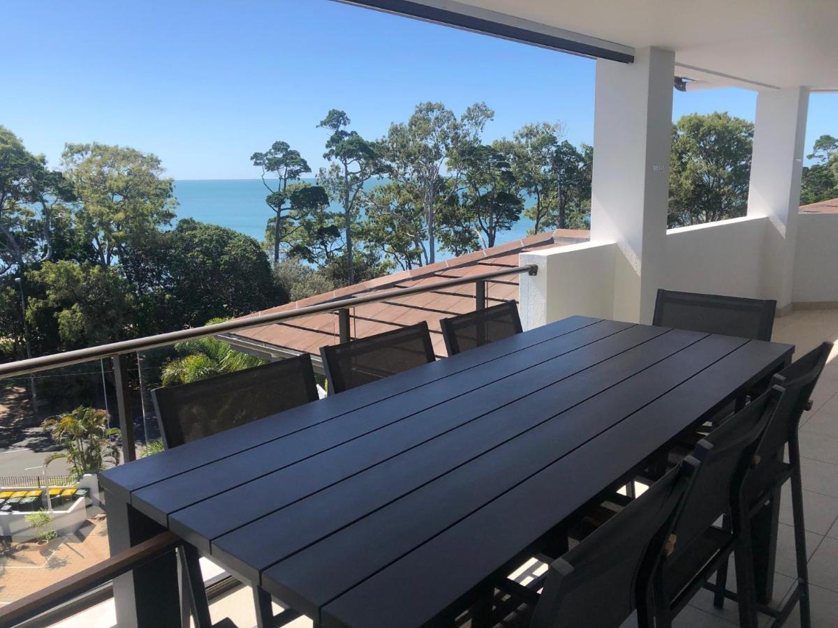 Grand Mercure Allegra Hervey Bay Ngoại thất bức ảnh A balcony in a residential apartment