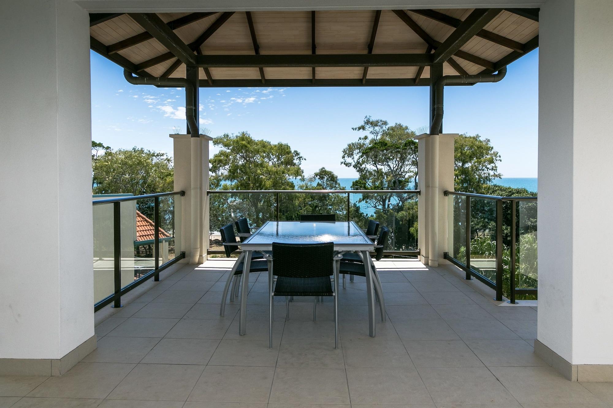 Grand Mercure Allegra Hervey Bay Ngoại thất bức ảnh A balcony