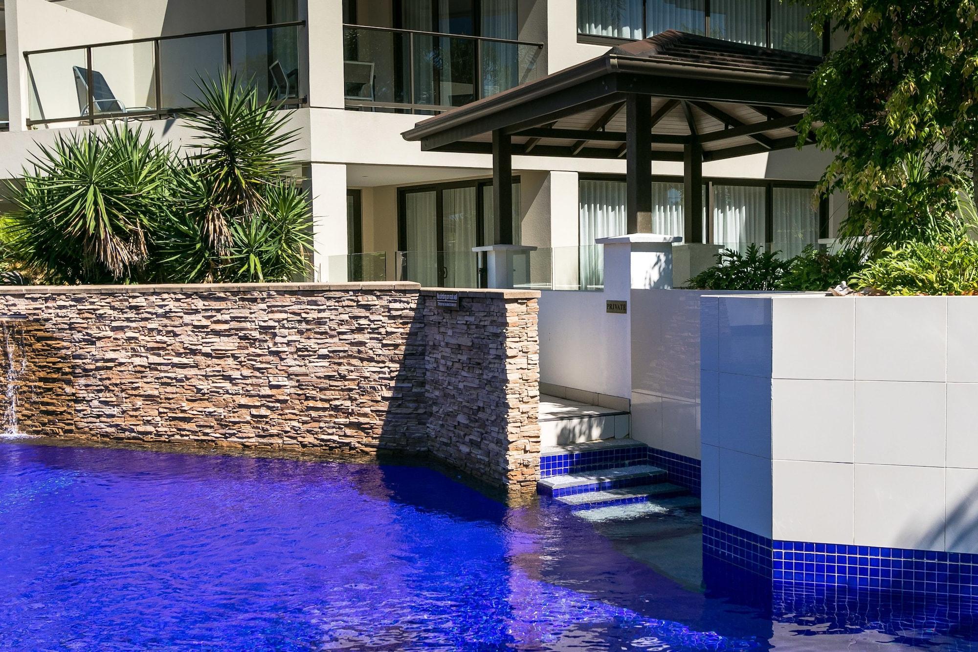 Grand Mercure Allegra Hervey Bay Ngoại thất bức ảnh A pool at the W Hotel, Brisbane
