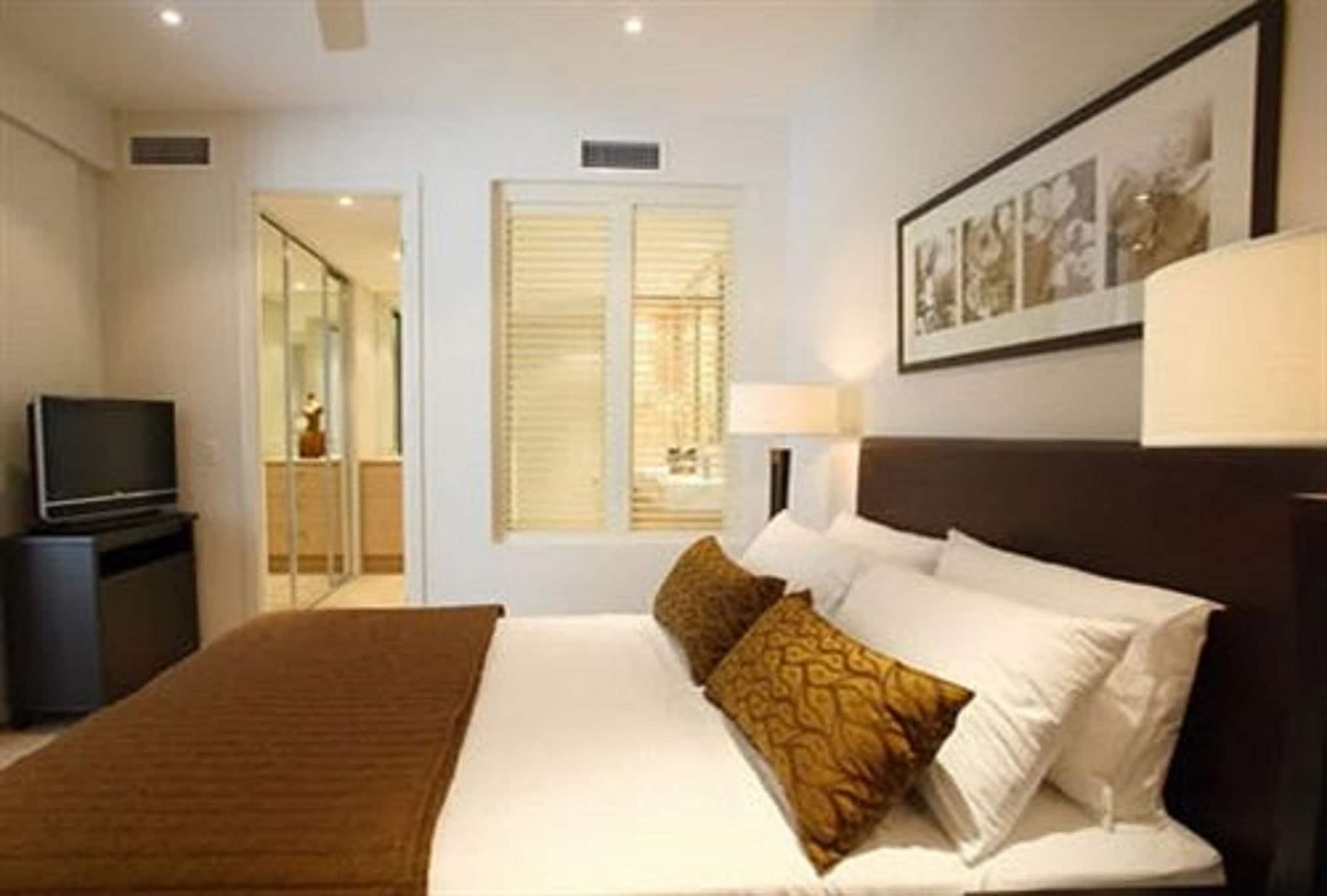 Grand Mercure Allegra Hervey Bay Ngoại thất bức ảnh A bedroom at the hotel