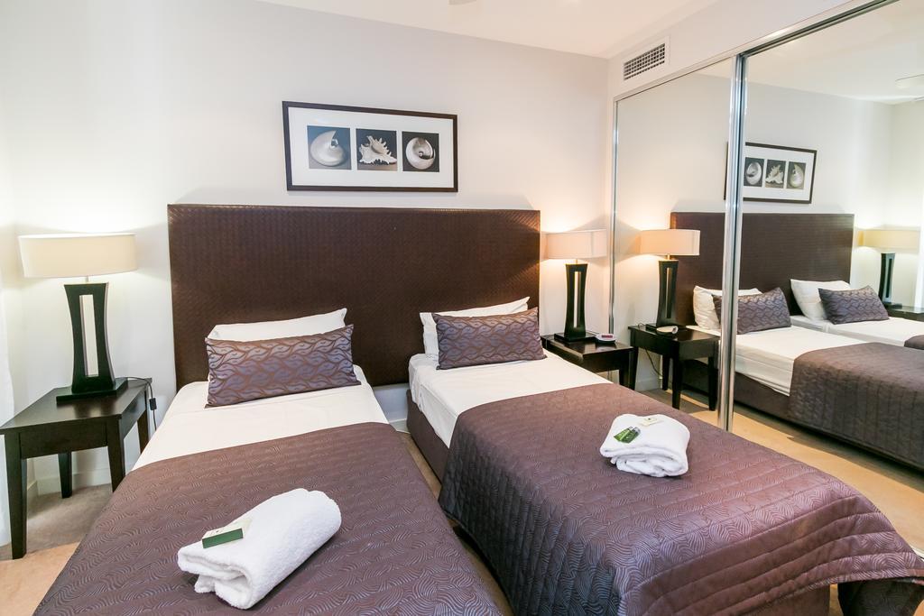 Grand Mercure Allegra Hervey Bay Ngoại thất bức ảnh A bedroom at the hotel