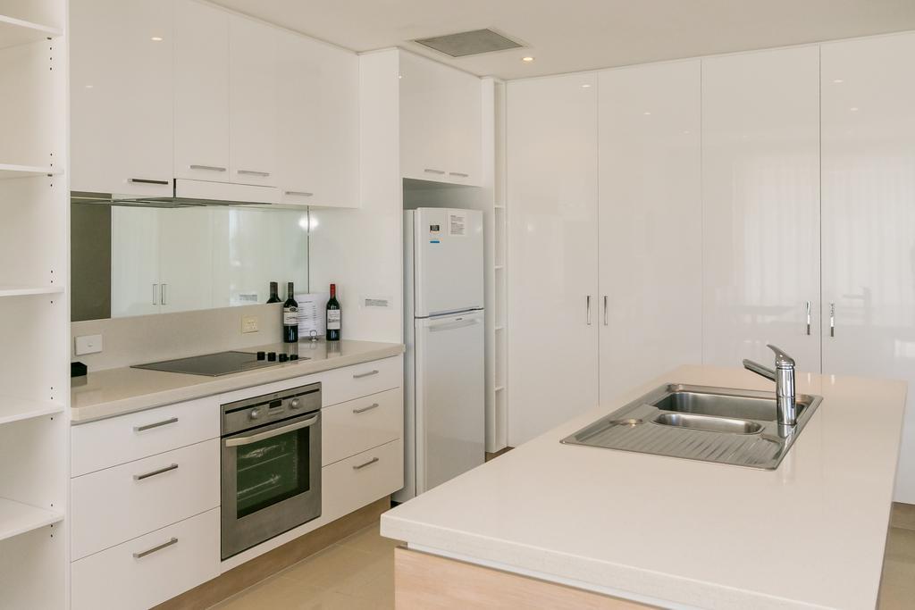 Grand Mercure Allegra Hervey Bay Ngoại thất bức ảnh A modern Australian kitchen