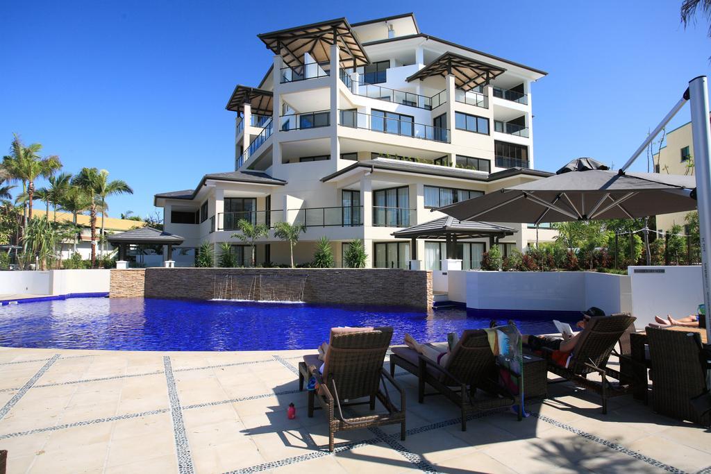 Grand Mercure Allegra Hervey Bay Ngoại thất bức ảnh The pool at the Mantra on Saltwater Island