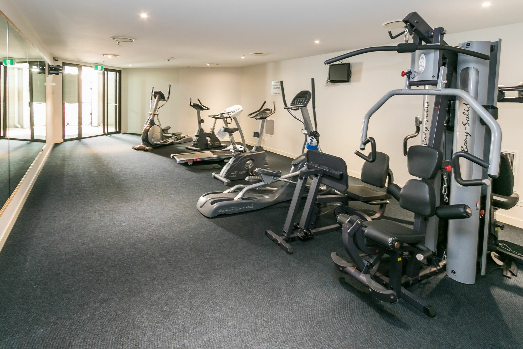 Grand Mercure Allegra Hervey Bay Ngoại thất bức ảnh The gym at the hotel